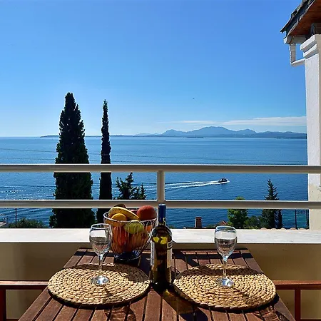 Captain's Apts Barbati