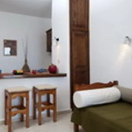 Captain's Apts 2* Barbati