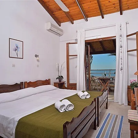 Captain's Apts Апарт-отель Барбати