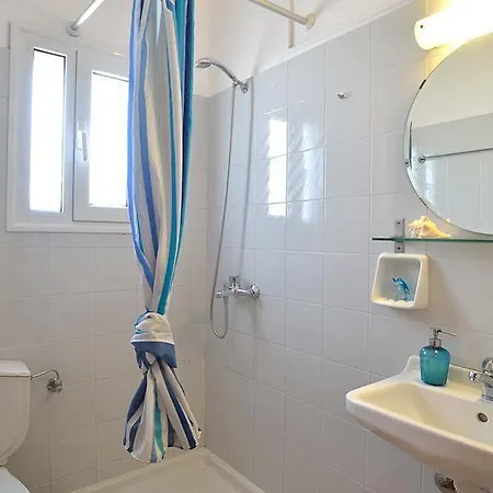 Апарт-отель Captain's Apts 2*