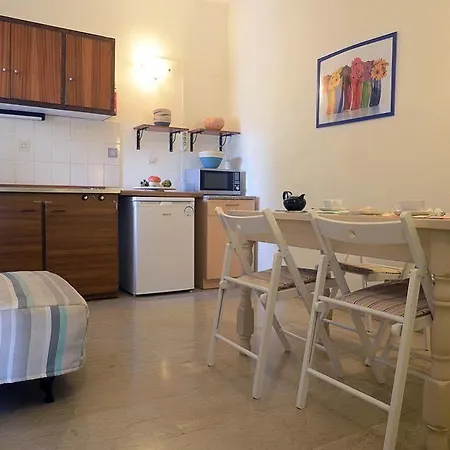 Captain's Apts Апарт-отель